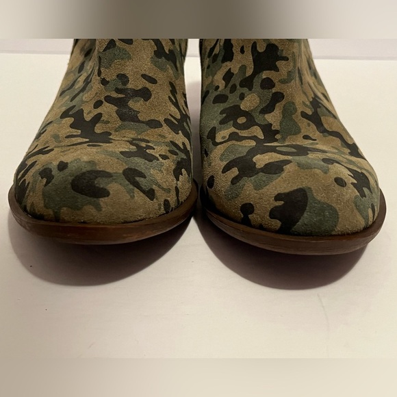 Lucky Brand Barstyn Olive Camo Booties - Picture 13 of 16